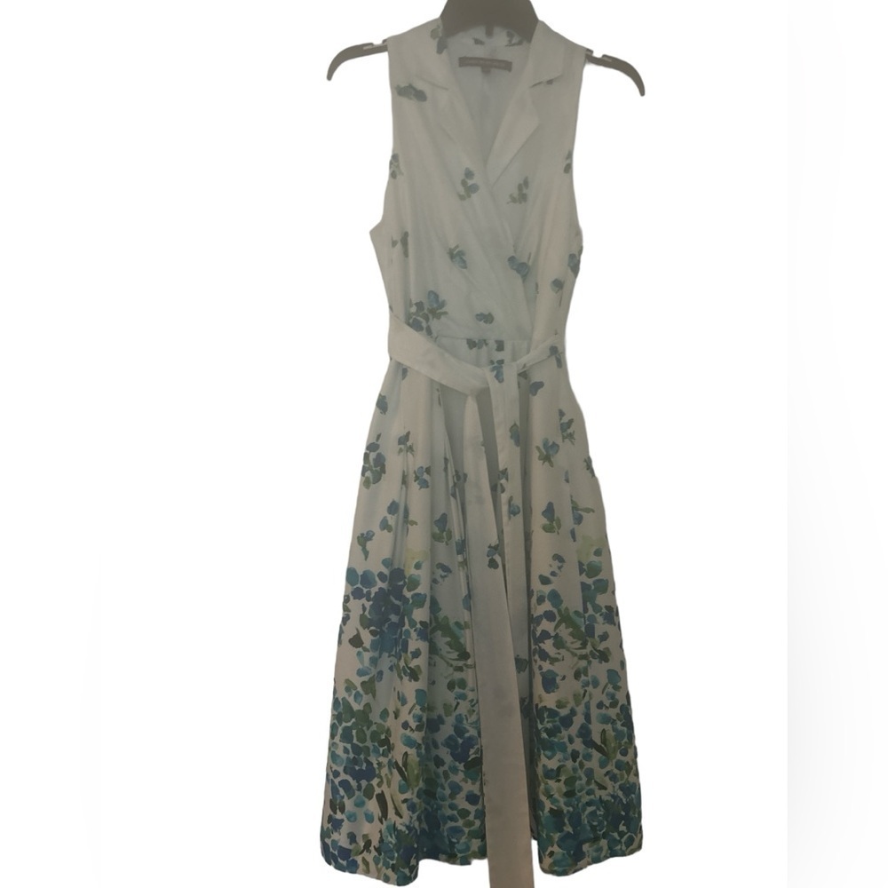 JONES WEAR DRESS, white with blue floral. Faux wrap top, belted, fit & flare. - Picture 9 of 11